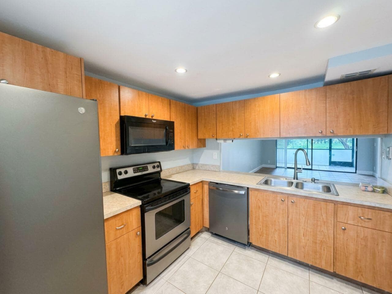 7340 NW 1ST Street # 103, Plantation, FL 33317