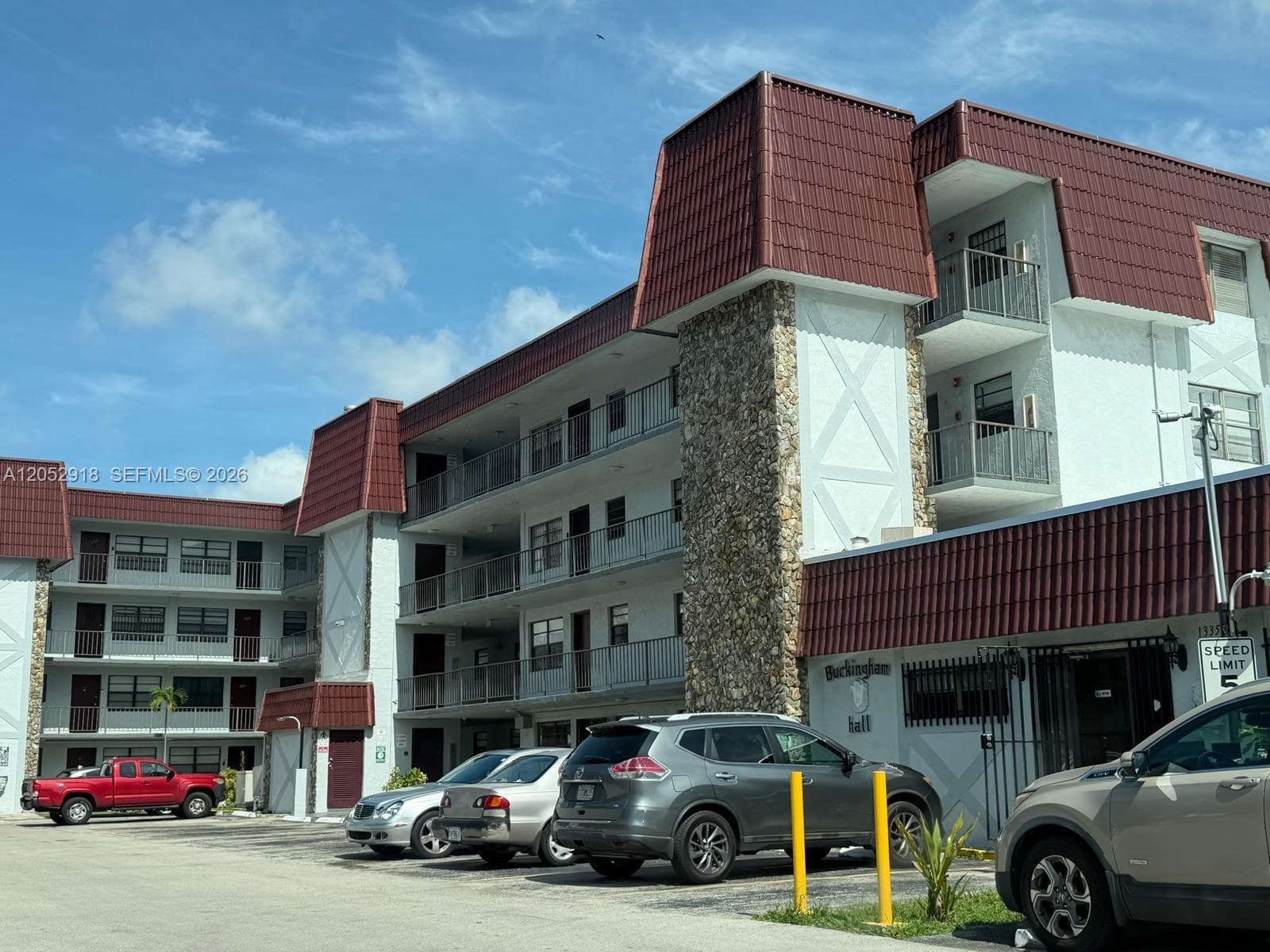 1335 W 68th St # 204, Hialeah, FL 33014