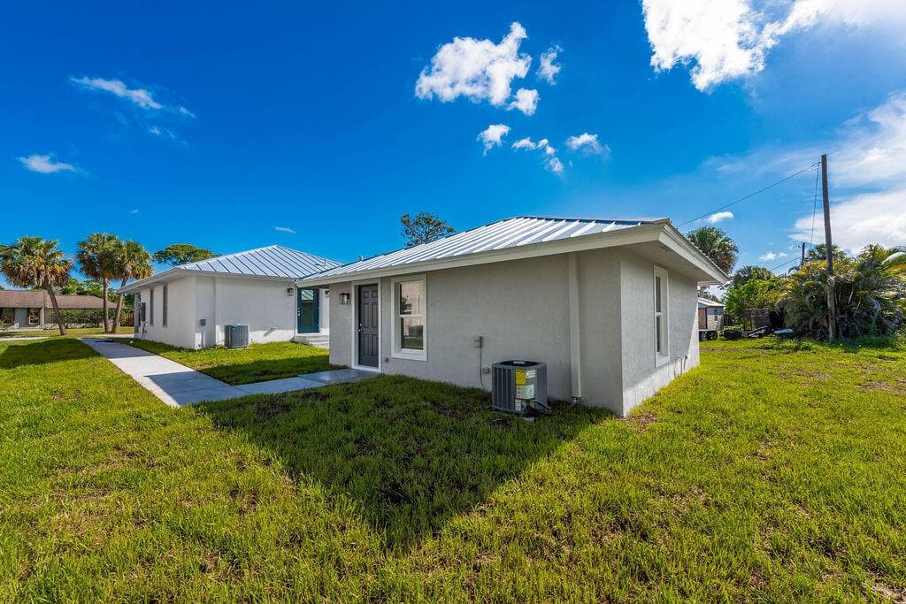 3018 SE Iris Street # 2, Stuart, FL 34997