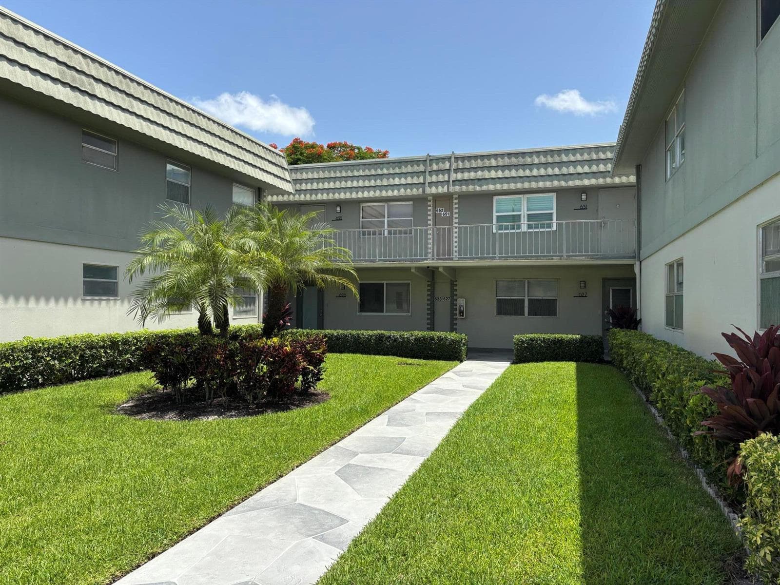 652 Flanders N, Delray Beach, FL 33484