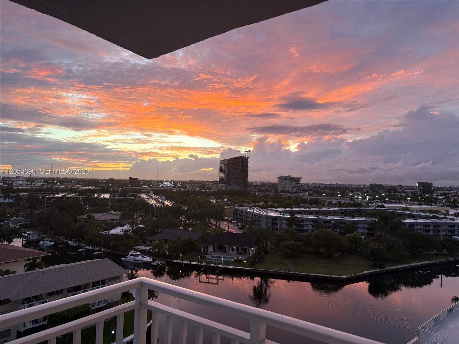 427 Golden Isles Dr # 10D, Hallandale Beach, FL 33009
