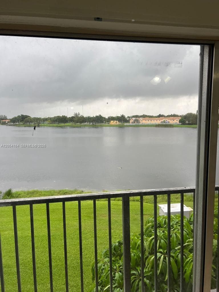 8720 N Sherman Cir # 303, Miramar, FL 33025