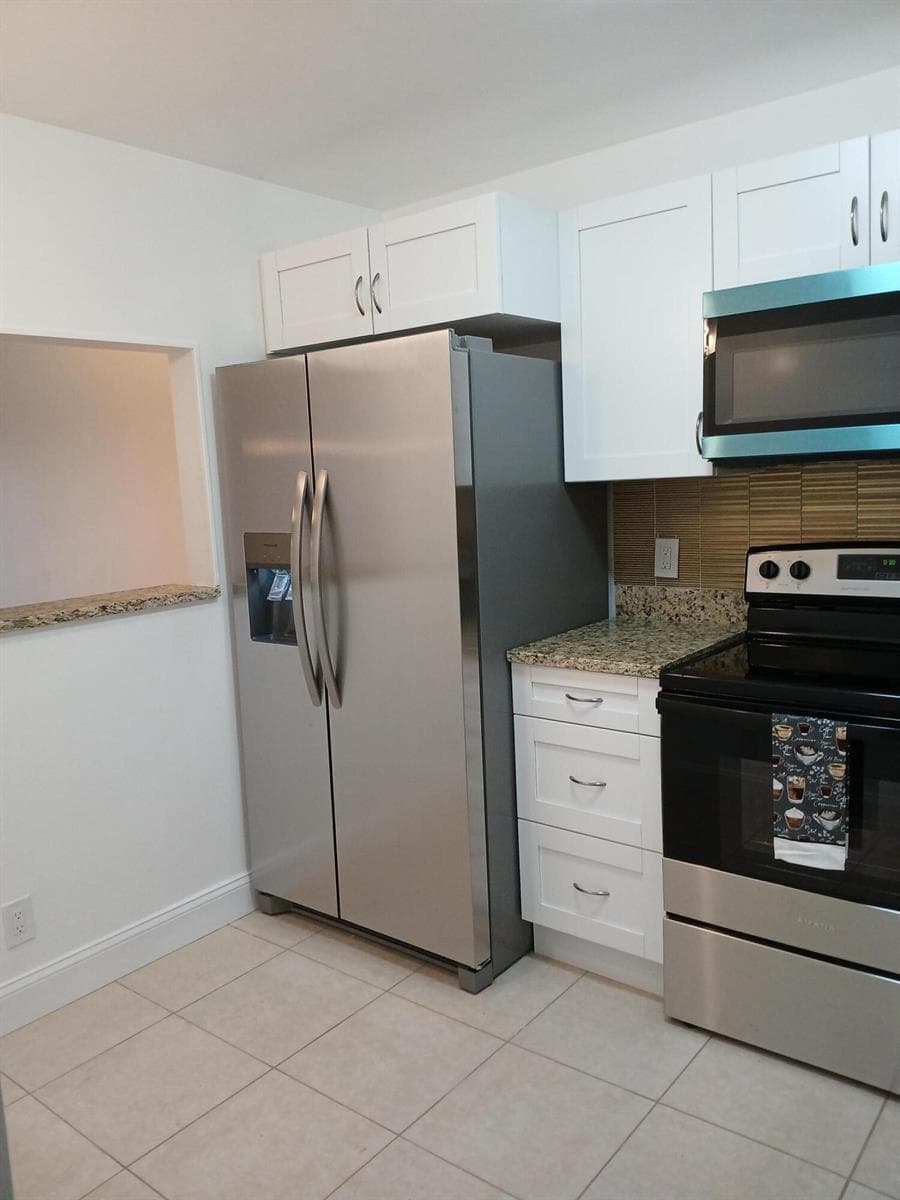 4760 LUCERNE LAKES Boulevard W # 405, Lake Worth, FL 33467