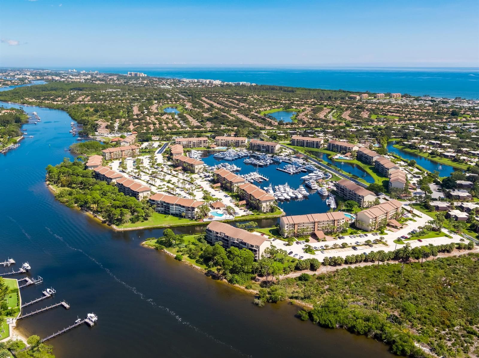 2001 Marina Isle Way # 203, Jupiter, FL 33477