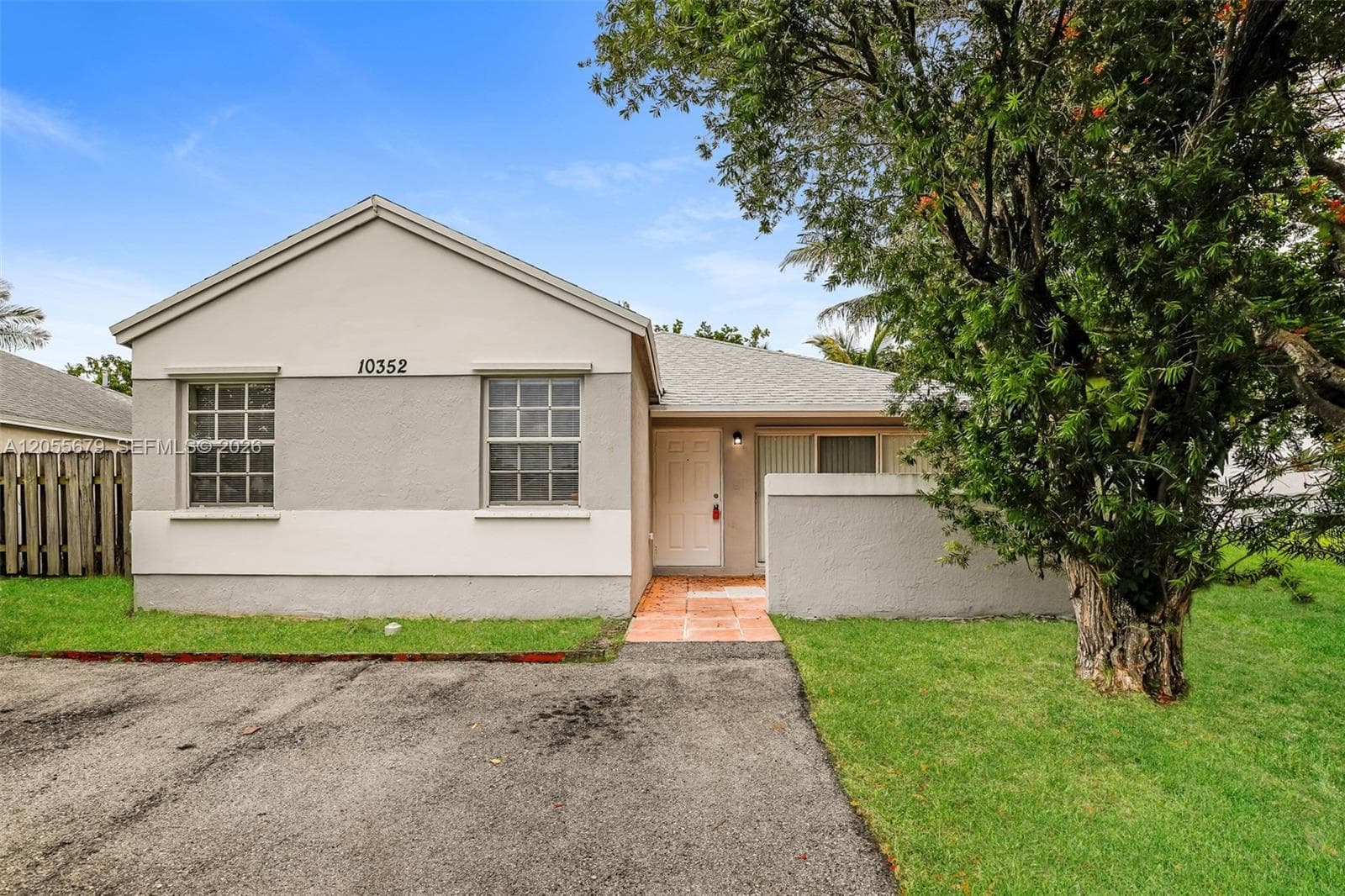 10352 SW 208th Ln, Cutler Bay, FL 33189