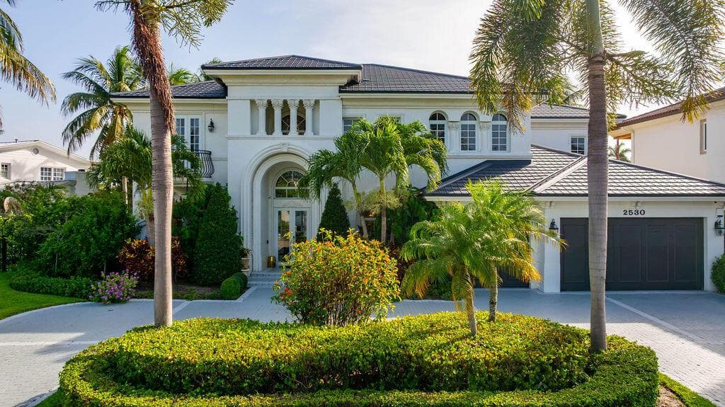2530 NE 31ST Court, Lighthouse Point, FL 33064