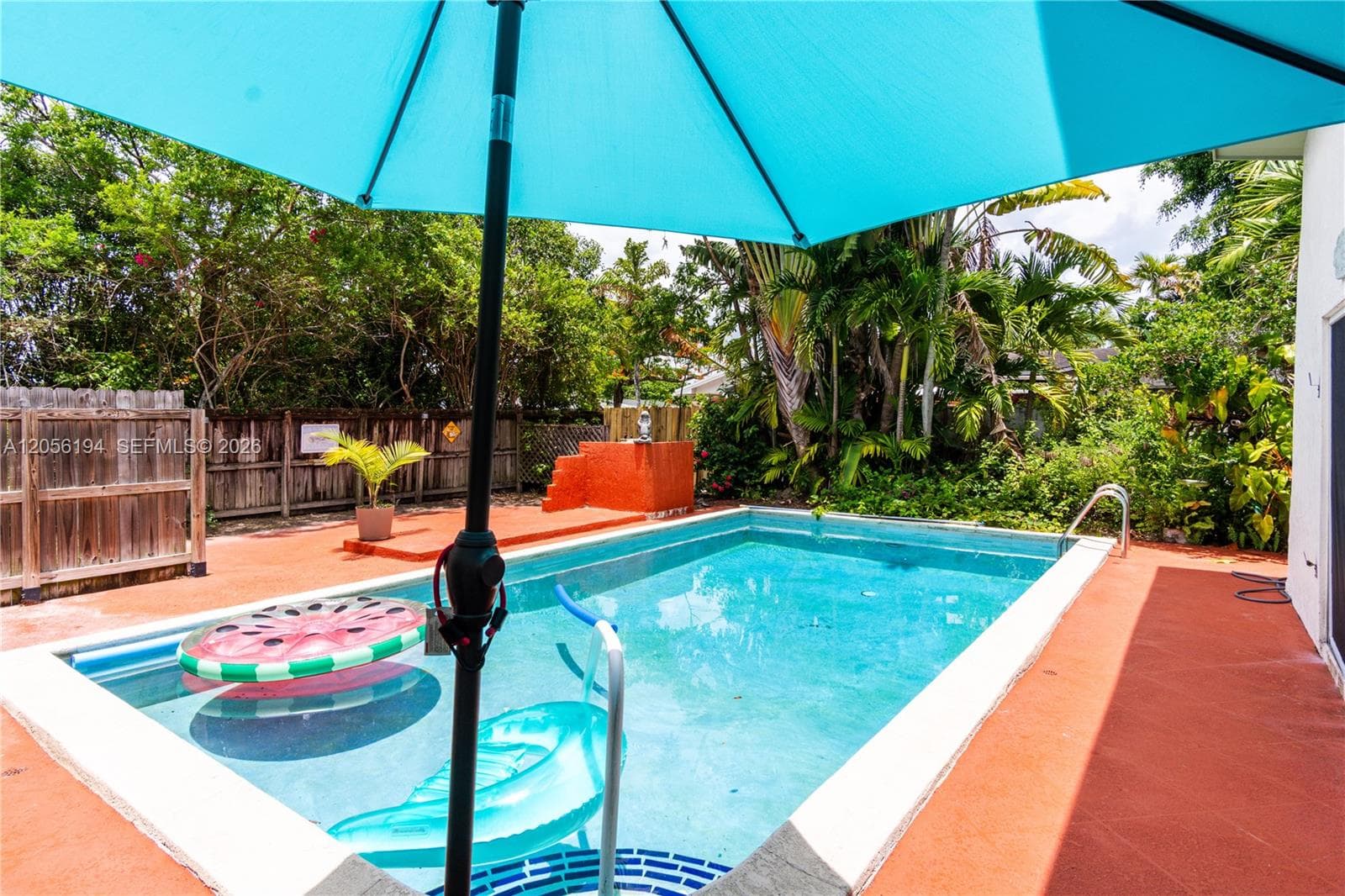 9920 Pan American Dr, Cutler Bay, FL 33189