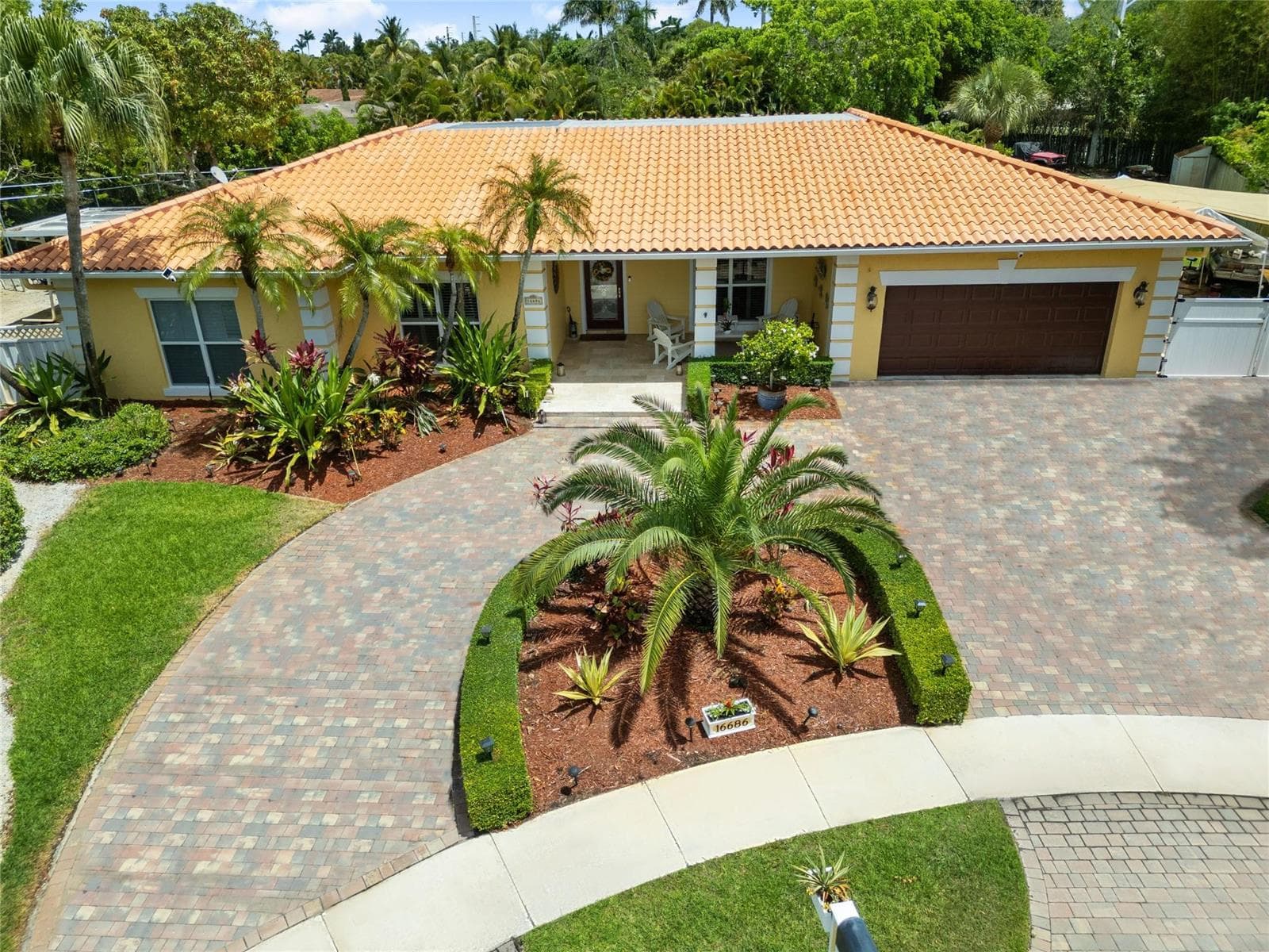 16686 GOLFVIEW Drive, Weston, FL 33326