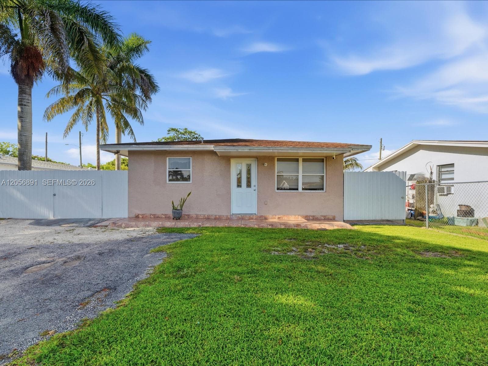 827 SW 3rd St, Florida City, FL 33034