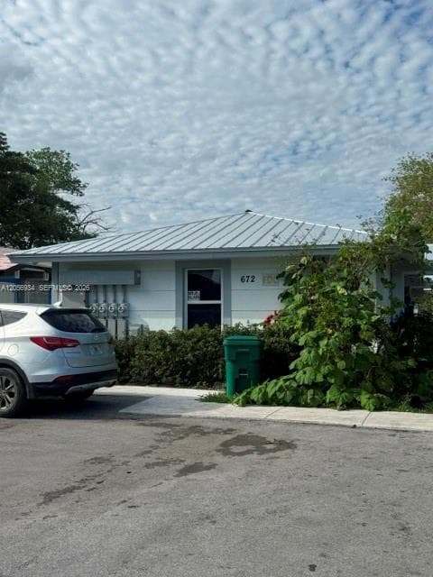684 NW 14th St, Florida City, FL 33034