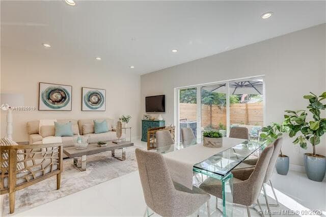 684 NE 43RD Street, Oakland Park, FL 33334