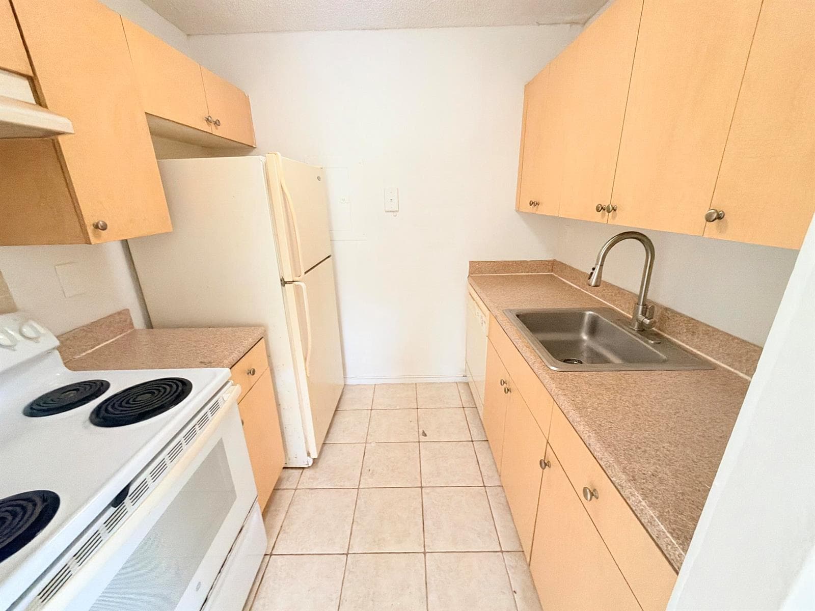1089 N BENOIST FARMS Road # 102, West Palm Beach, FL 33411