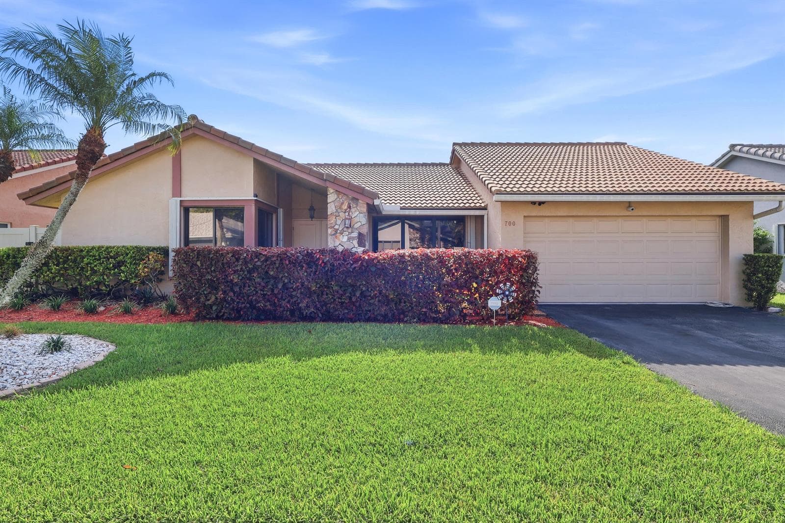 700 NW 102ND Way, Plantation, FL 33324