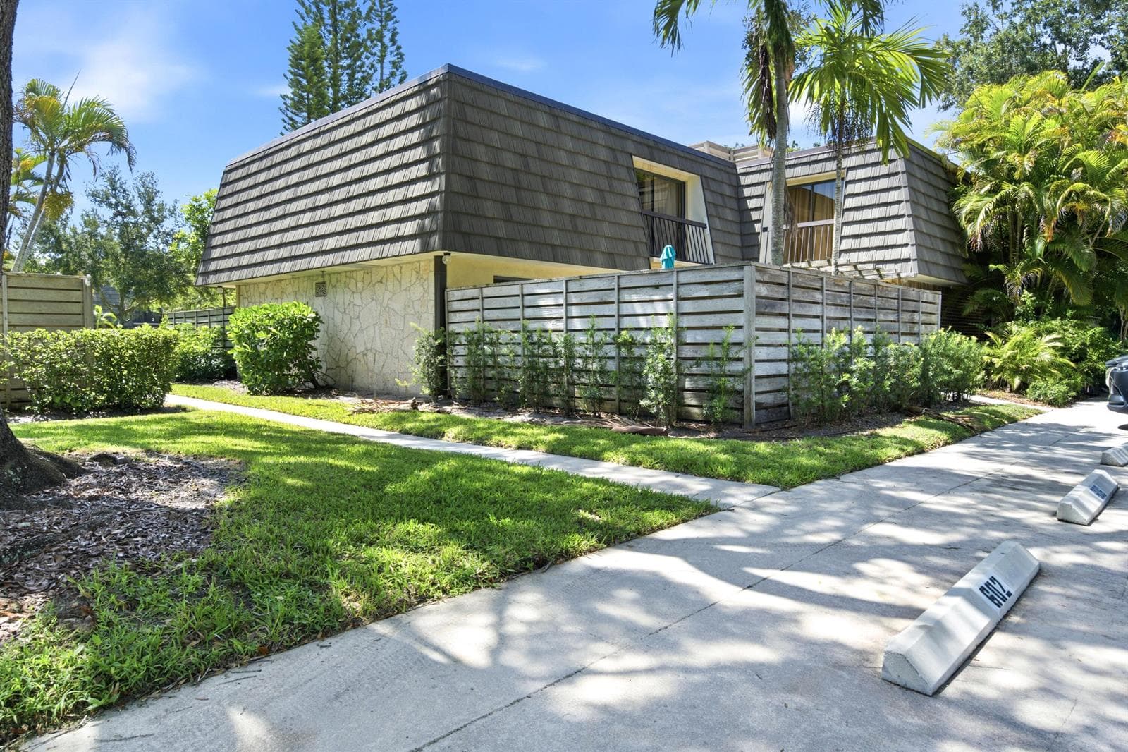 605 6TH Terrace, Palm Beach Gardens, FL 33418