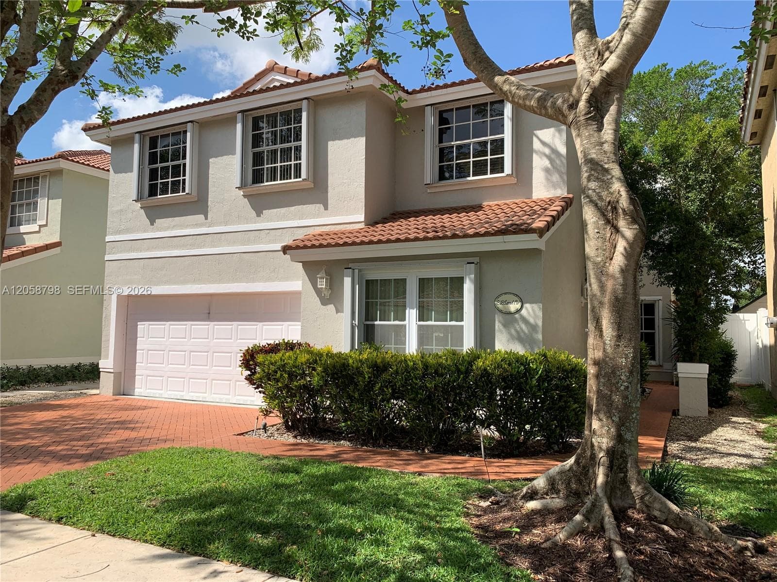 818 Garnet Cir, Weston, FL 33326