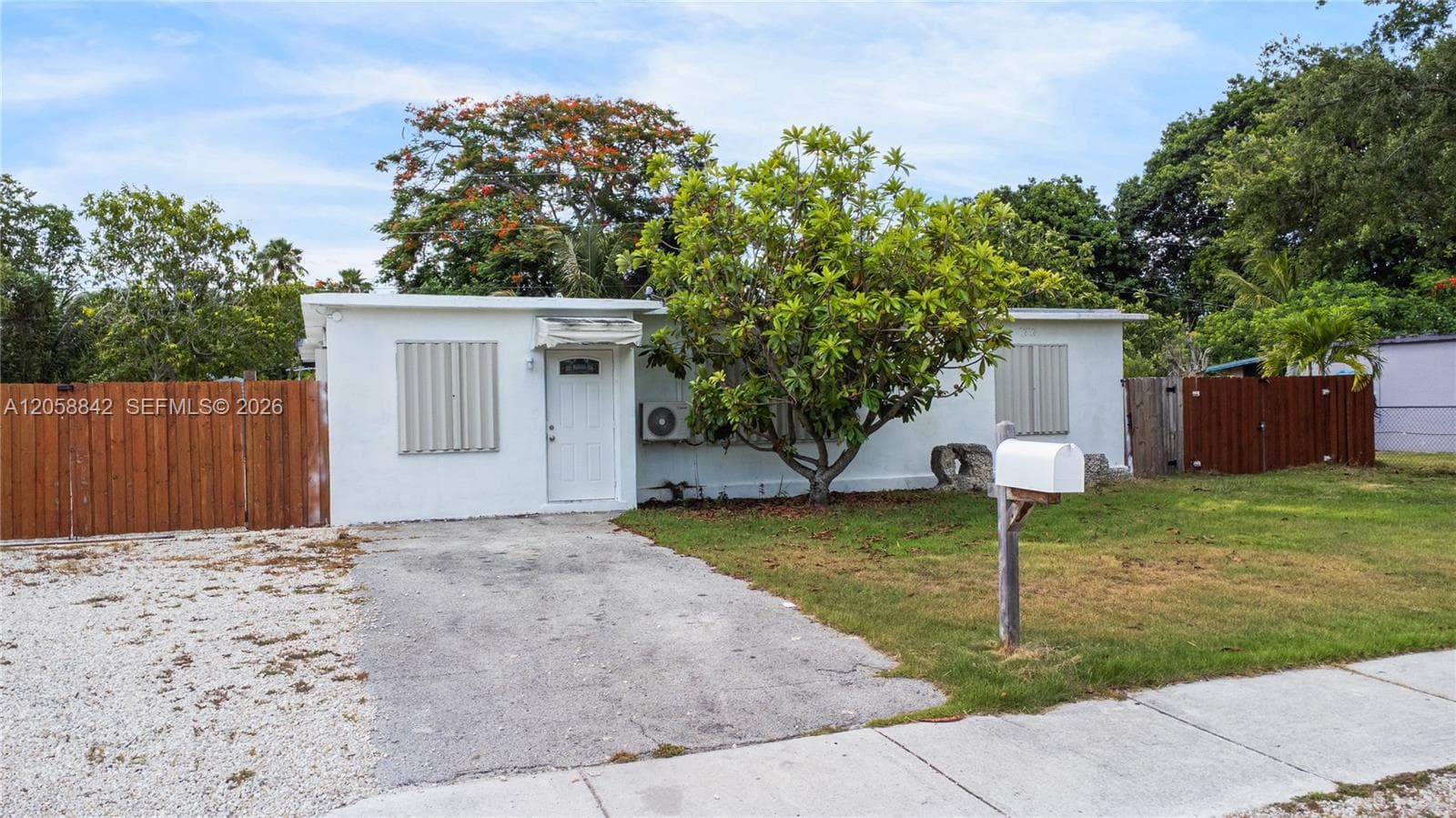 15431 Harding Ln, Homestead, FL 33033