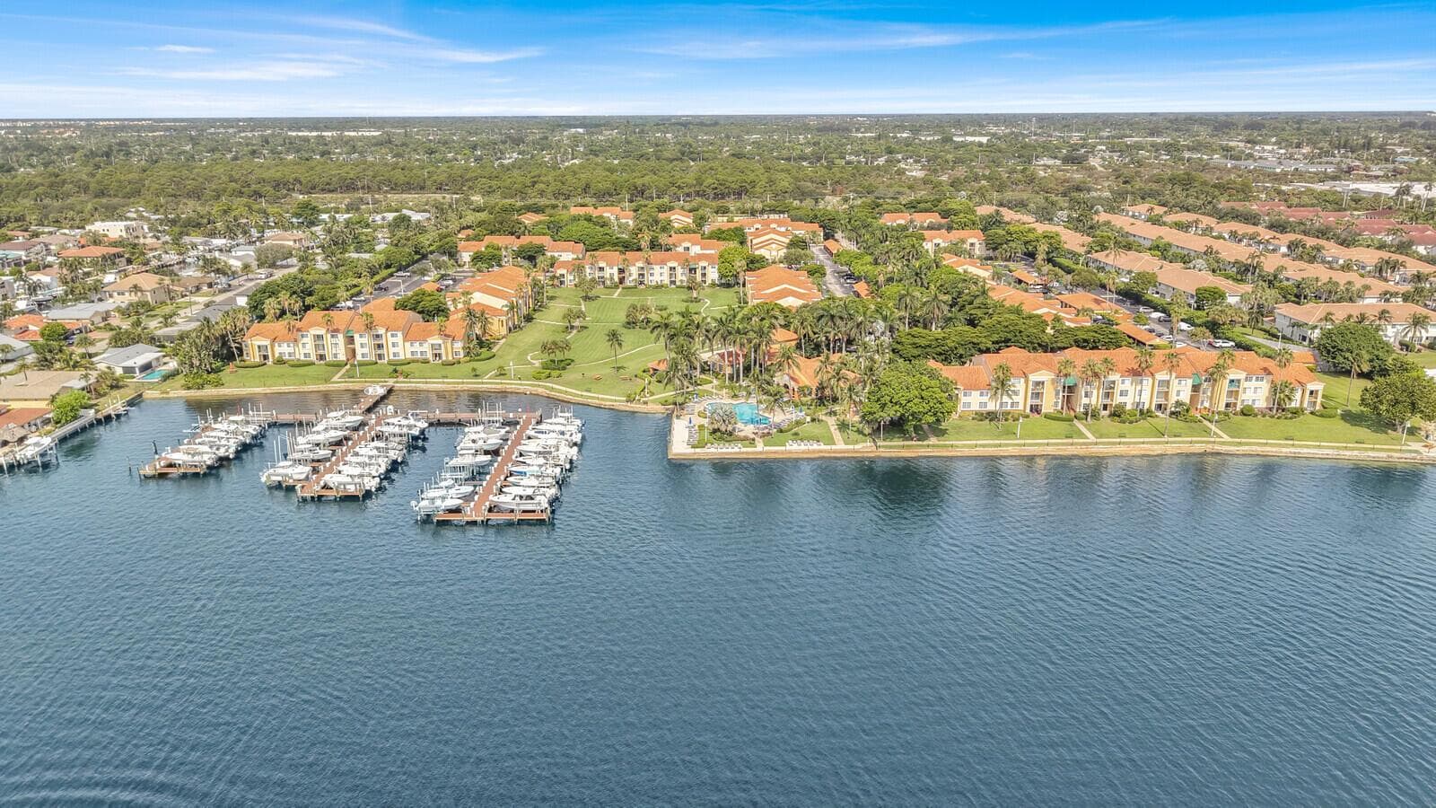 110 Yacht Club Way # 105, Hypoluxo, FL 33462