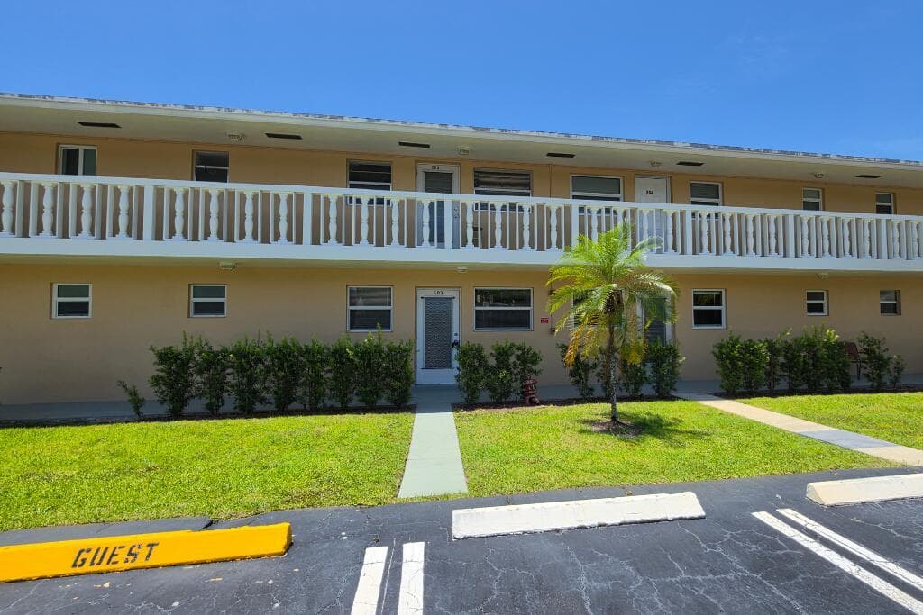 2192 NE 1ST Way # 103, Boynton Beach, FL 33435
