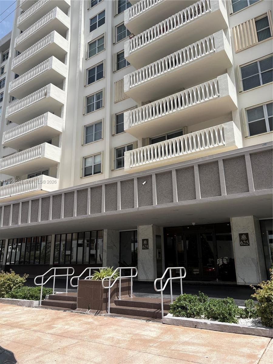 625 Biltmore Way # 501, Coral Gables, FL 33134