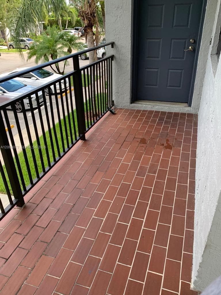 16581 Blatt Blvd # 206, Weston, FL 33326