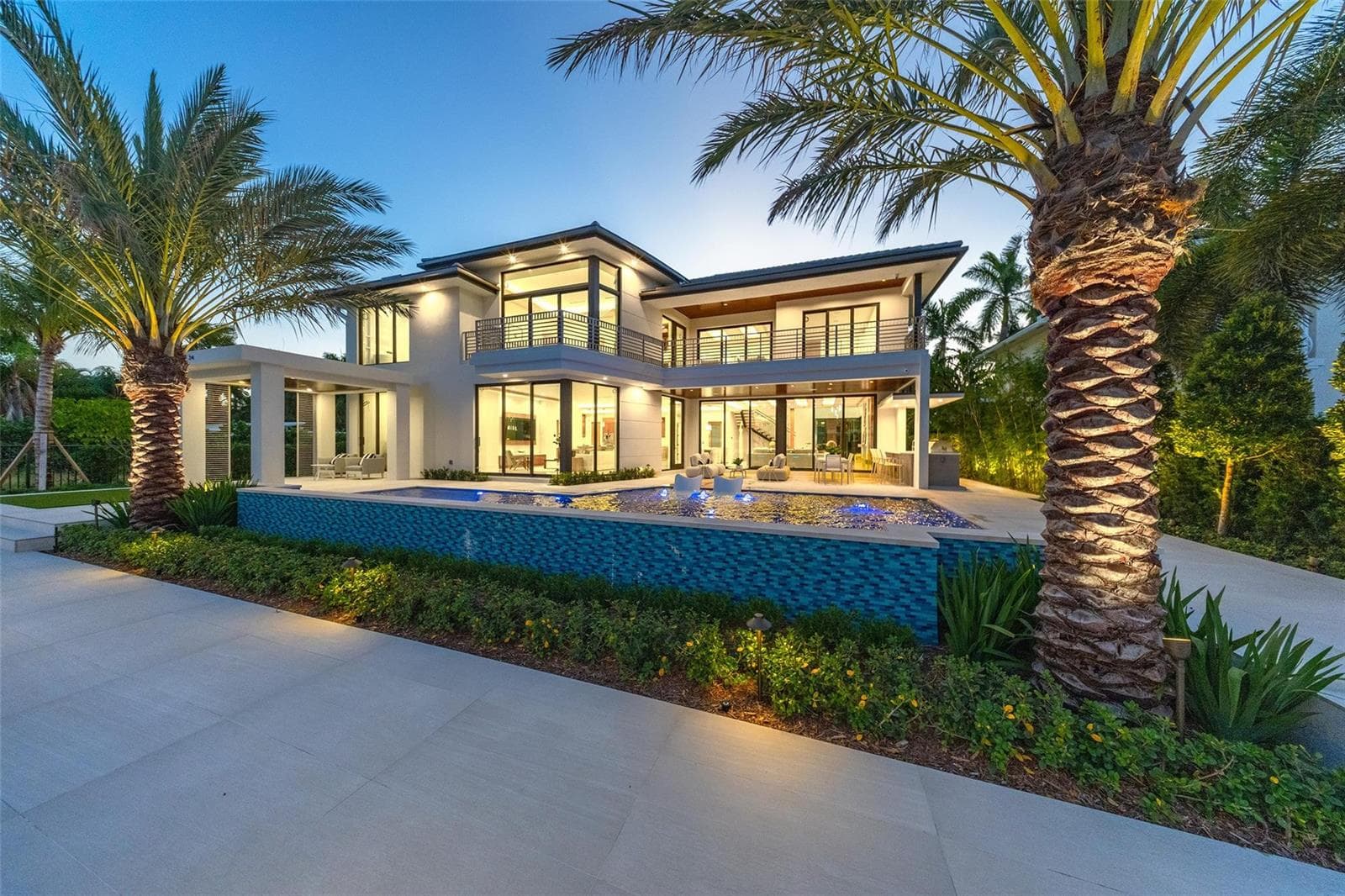 24 FIESTA Way, Fort Lauderdale, FL 33301