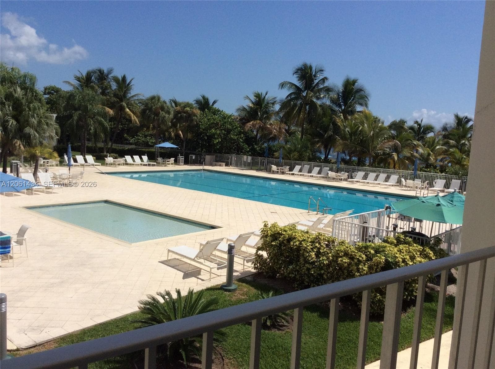 881 Ocean Dr # TH3, Key Biscayne, FL 33149