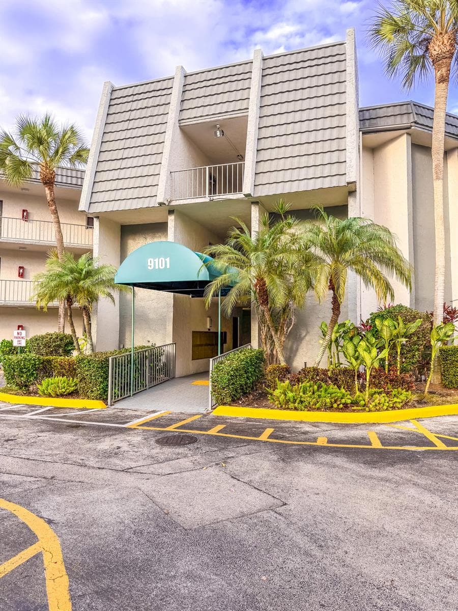 9101 Lime Bay Boulevard # 114, Tamarac, FL 33321