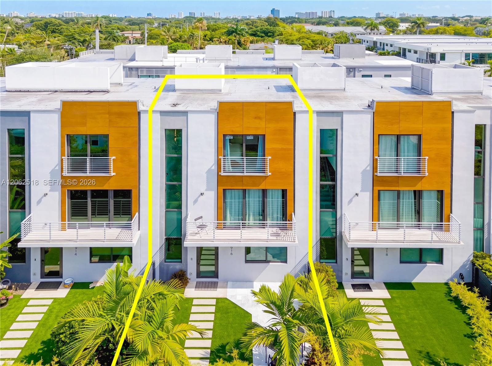 916 NE 4th St, Fort Lauderdale, FL 33301
