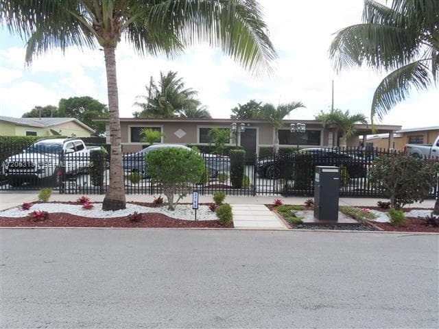3760 NW 197th St # 1, Miami Gardens, FL 33055