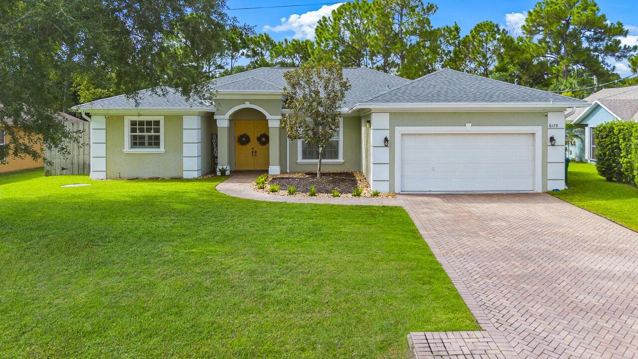 6175 NW EAST DEVILLE Circle, Port St. Lucie, FL 34986