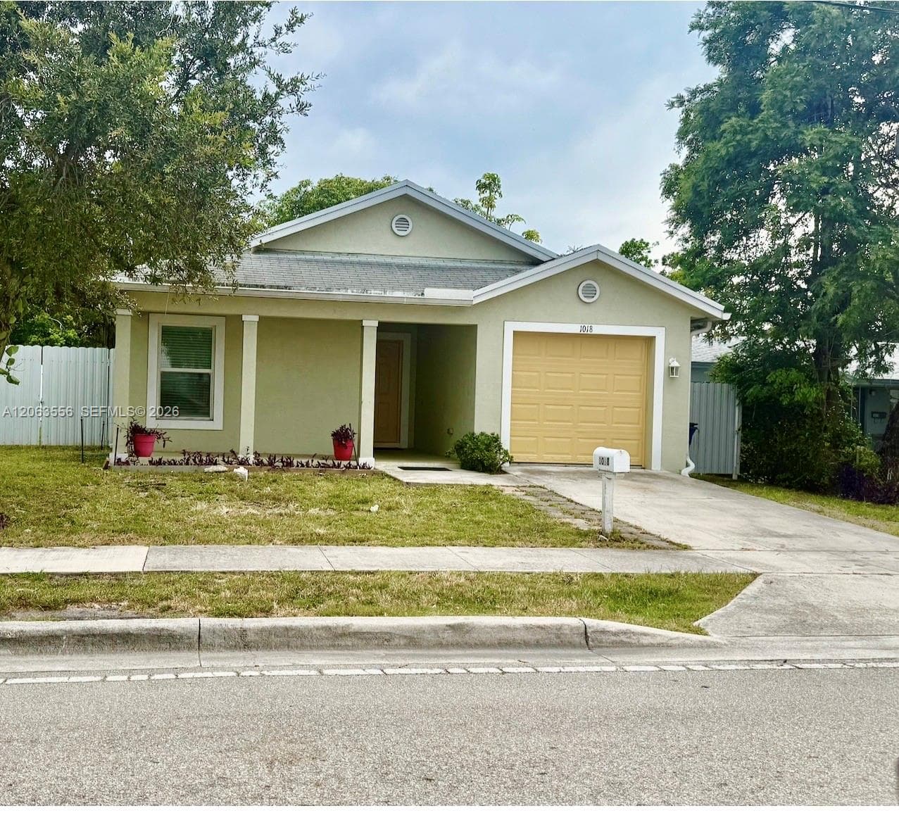 1018 Foster Rd, Hallandale Beach, FL 33009