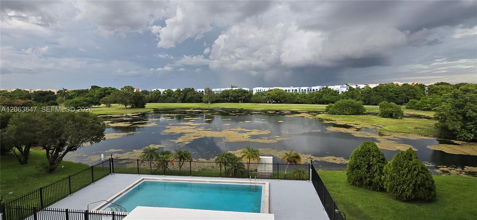 9688 Fontainebleau Blvd # 404, Miami, FL 33172