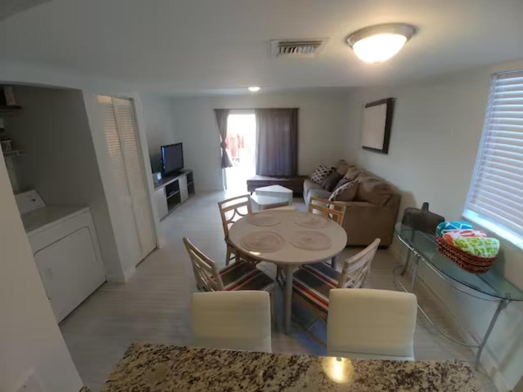 2261 NE 171ST Street # 4, North Miami Beach, FL 33160