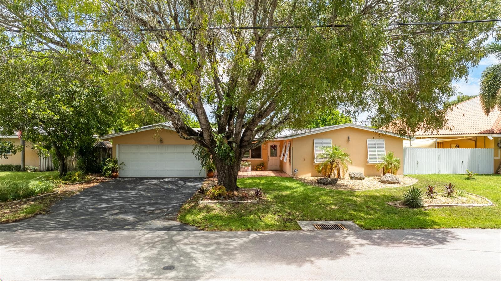 1601 NE 48TH Court, Oakland Park, FL 33334