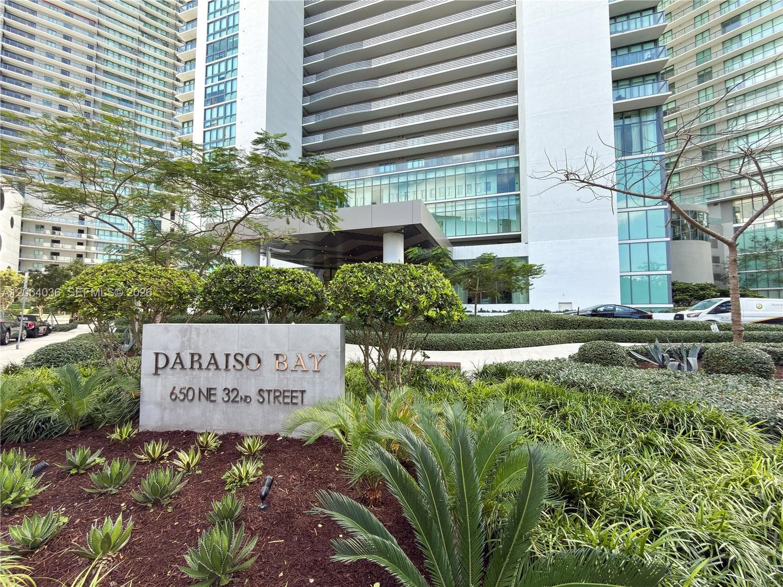 650 NE 32nd St # 802, Miami, FL 33137