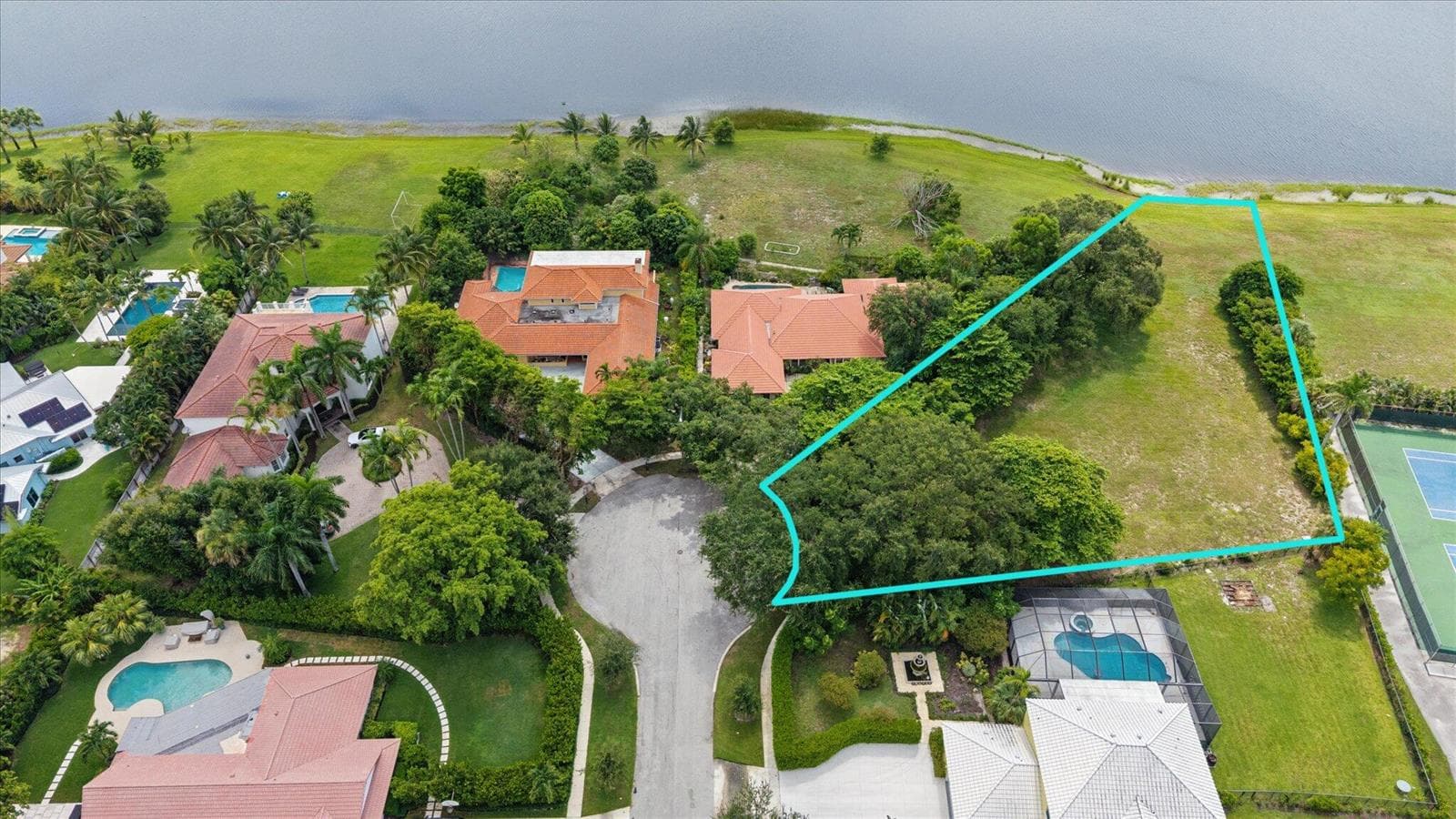 10 Sunningdale Circle, West Palm Beach, FL 33401