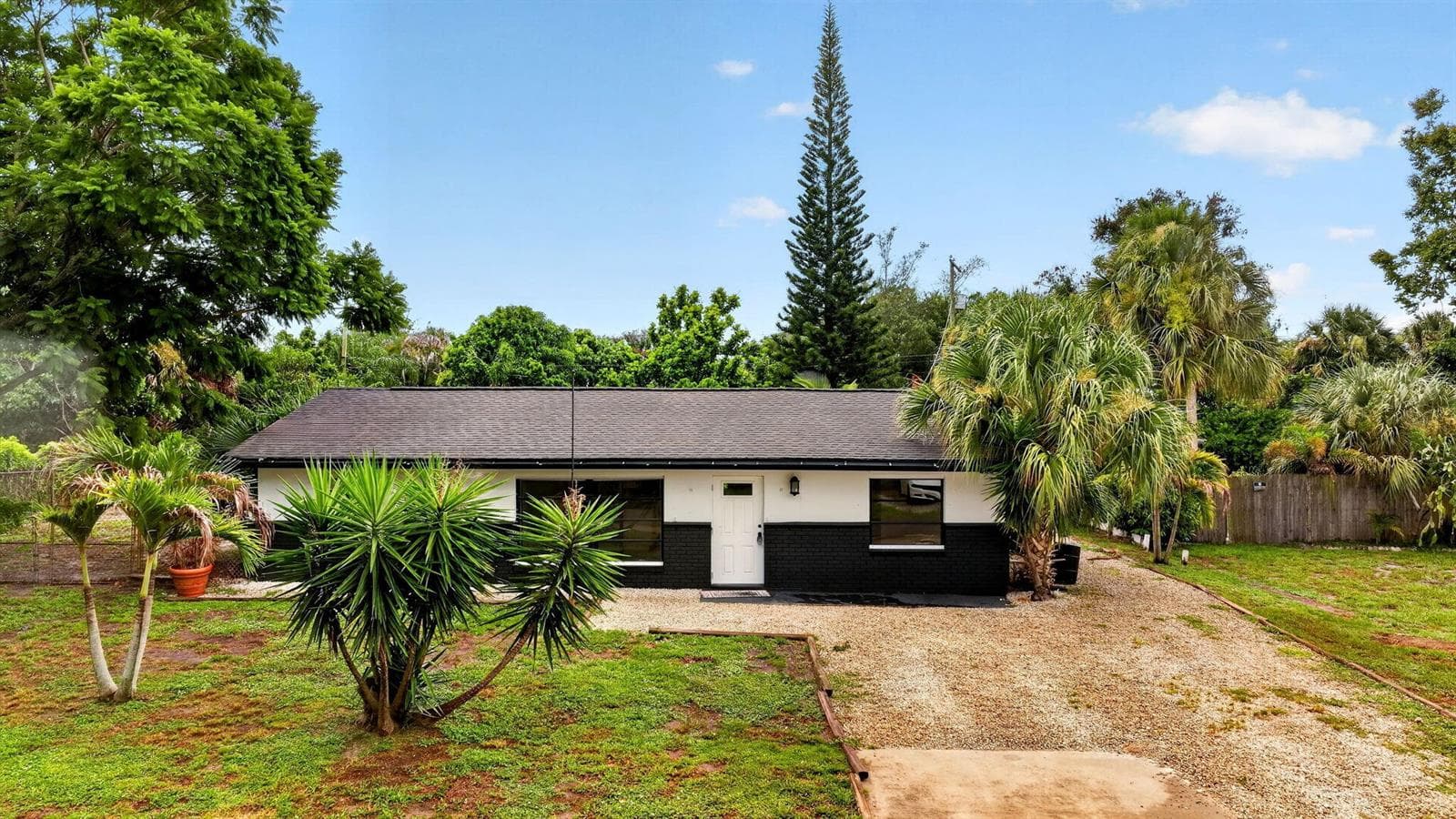 820 SE 13th Street, Stuart, FL 34994