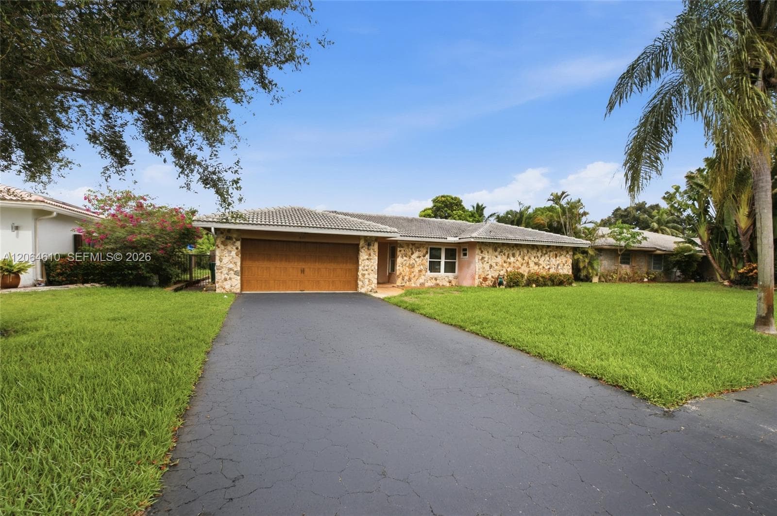 821 Ramblewood Dr, Coral Springs, FL 33071