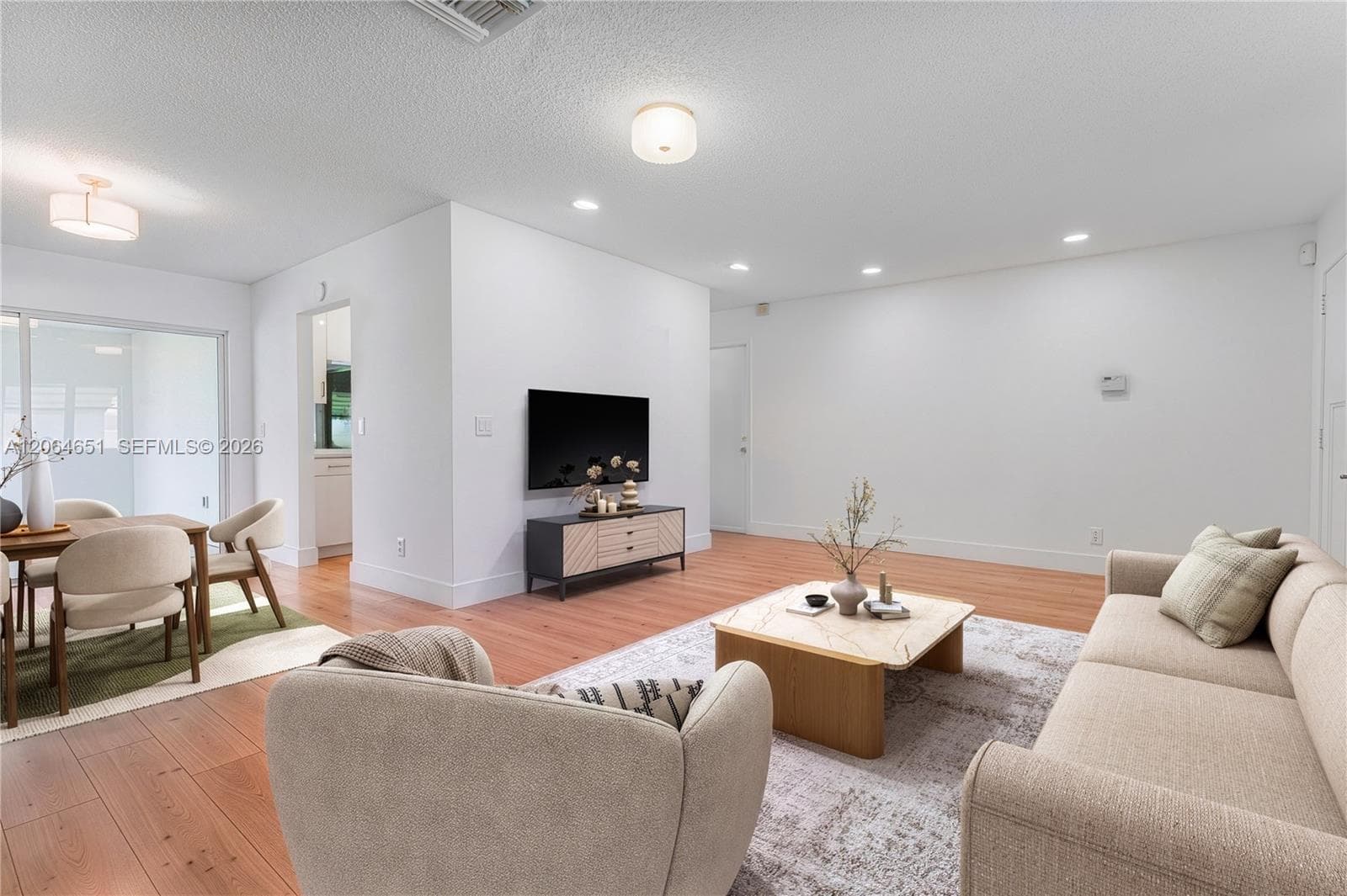 8830 NW 17th St, Plantation, FL 33322