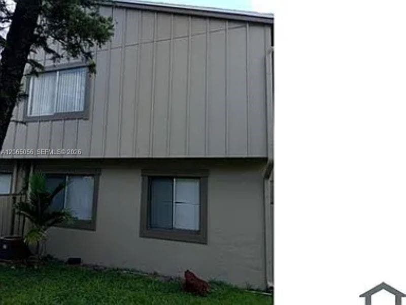 2219 NW 56th Ave # 2-B, Lauderhill, FL 33313