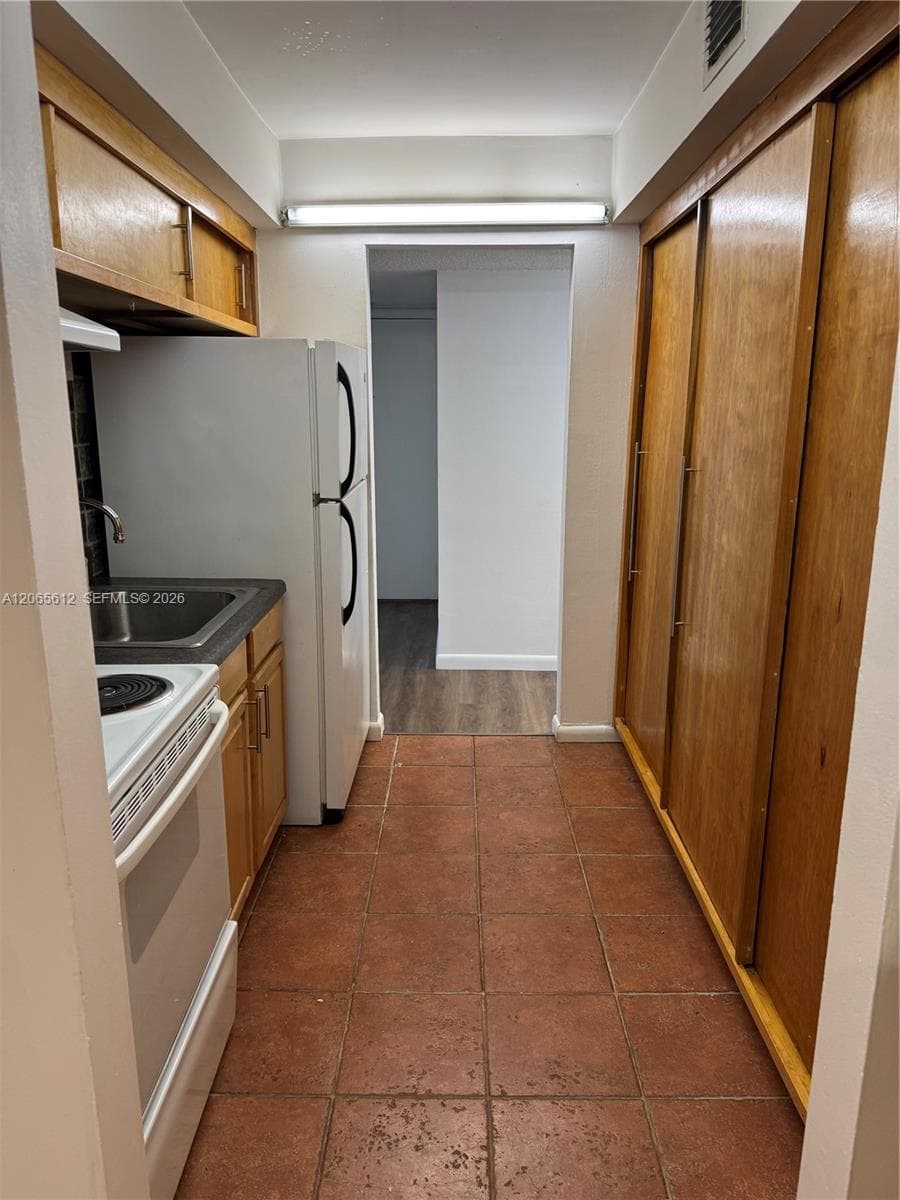 10762 La Placida Dr # 7-105, Coral Springs, FL 33065