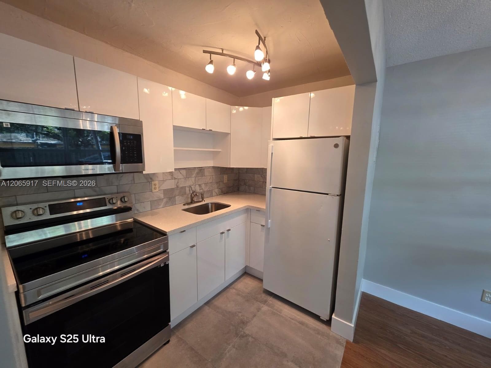 4732 SW 33rd Ave # 104, Dania Beach, FL 33312