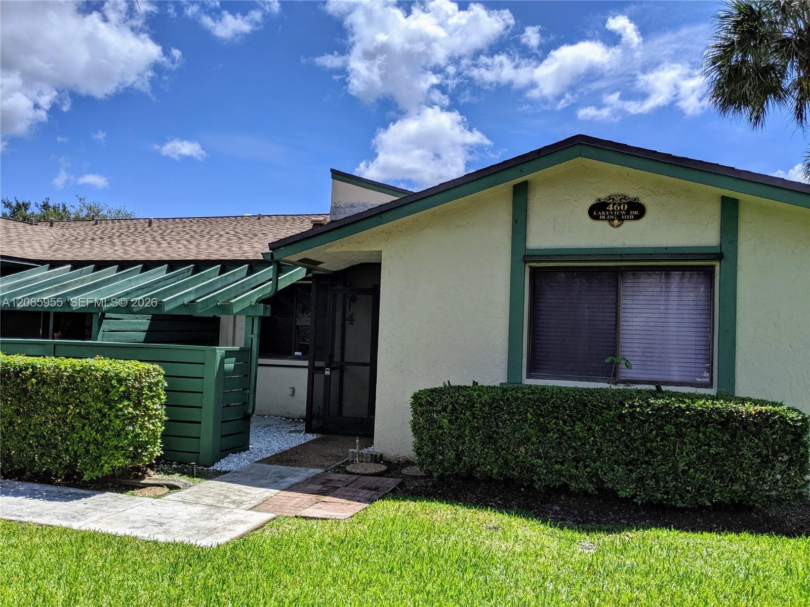 460 Lakeview Dr # 4, Weston, FL 33326