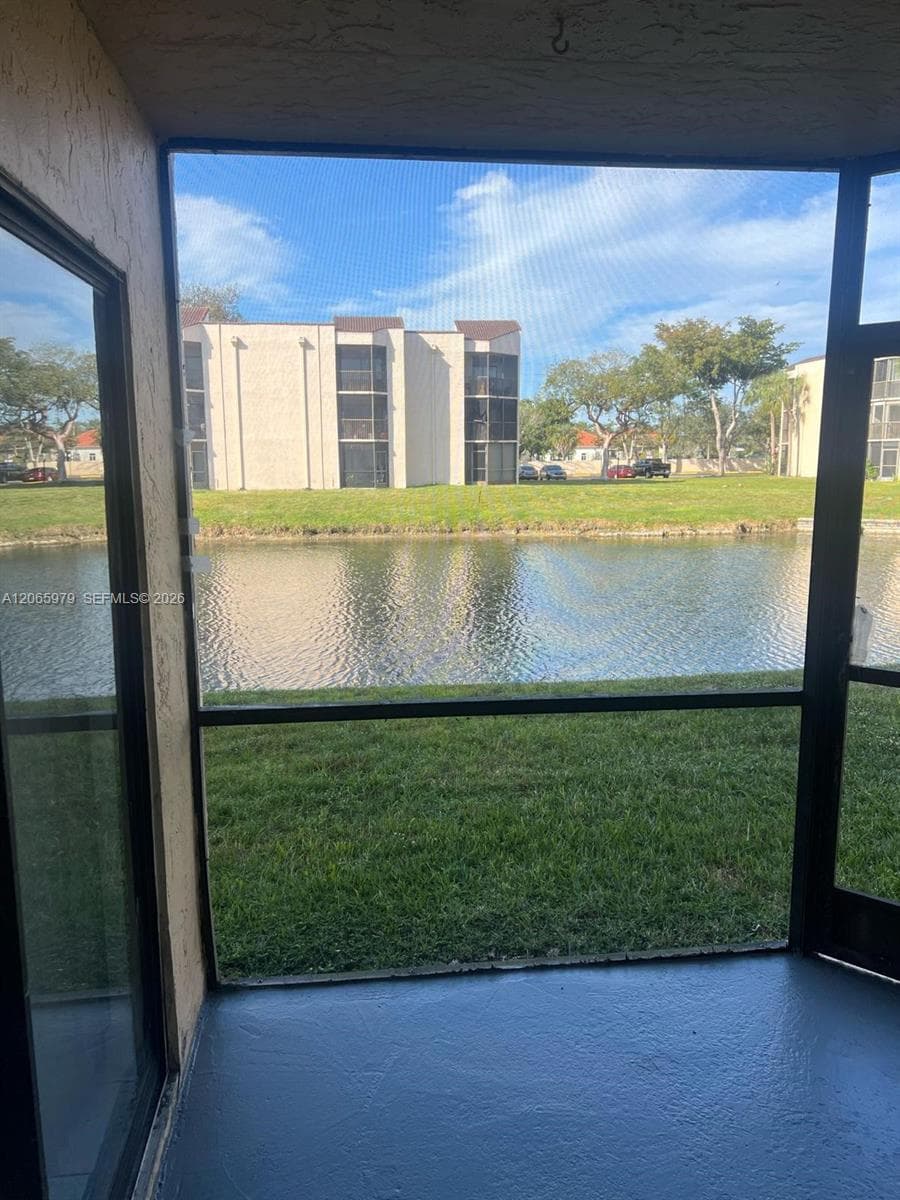 3399 Foxcroft Rd # 114, Miramar, FL 33025