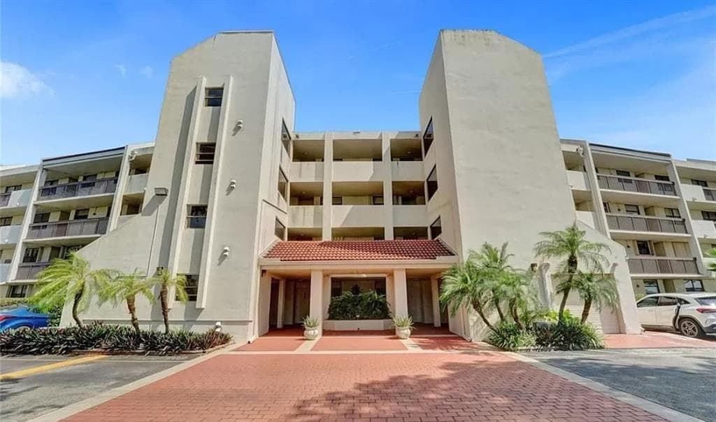 110 Lake Emerald Drive # 409, Oakland Park, FL 33309