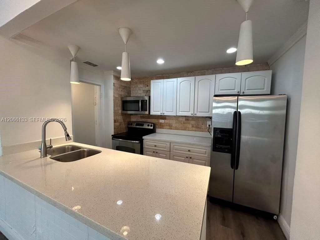 7545 E Treasure Dr # 1B, North Bay Village, FL 33141