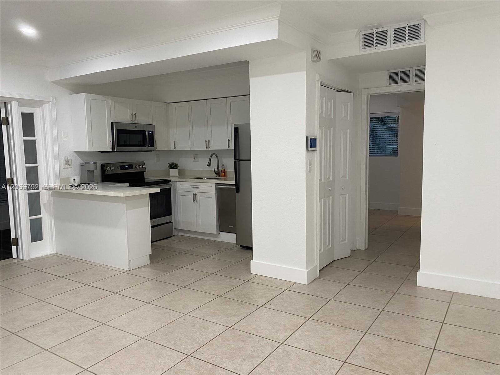 1 Edgewater Dr # 103, Coral Gables, FL 33133