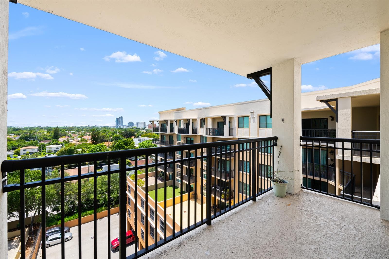 3530 SW 22ND Street # 902, Miami, FL 33145