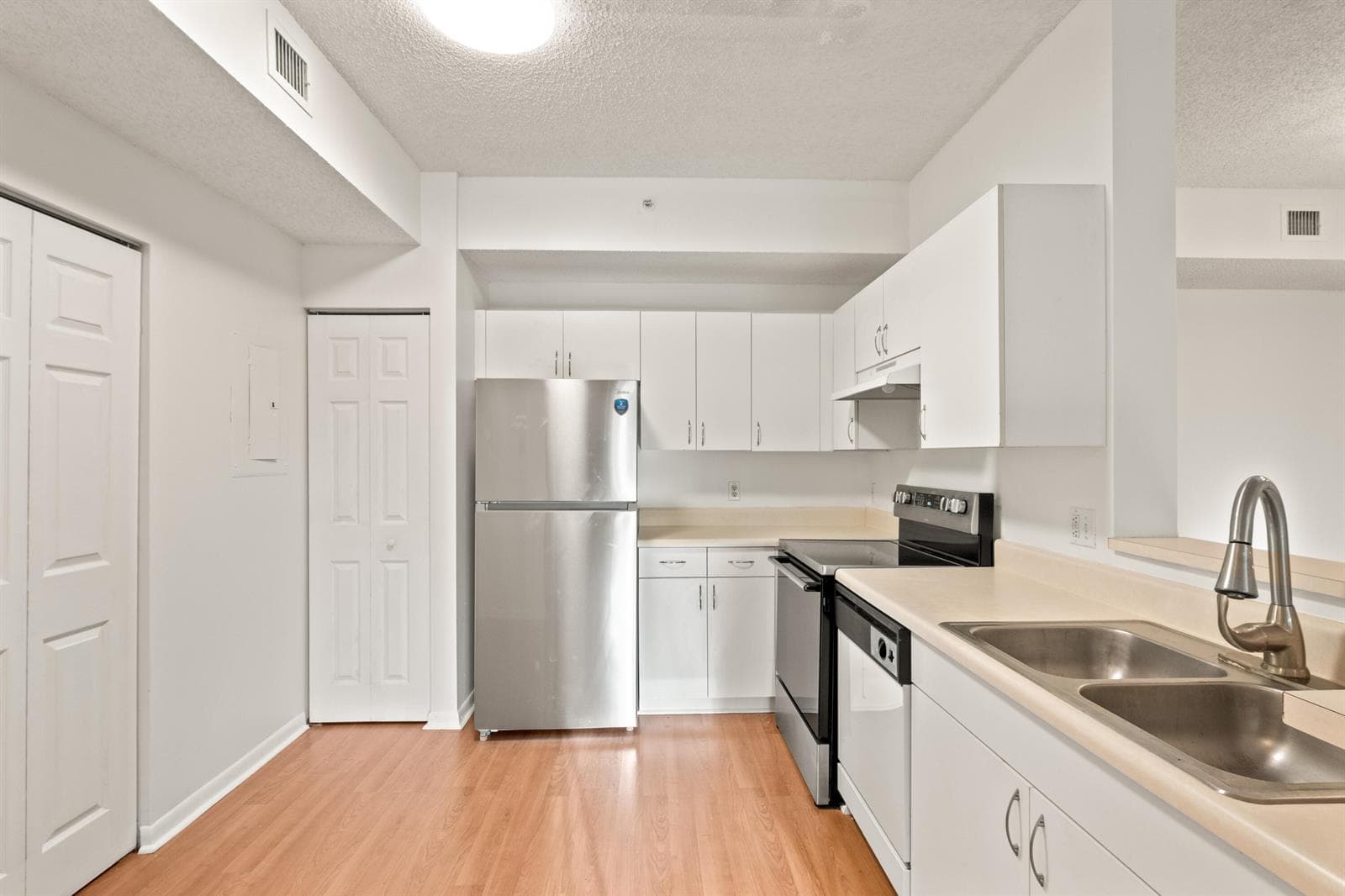 6960 SW 39TH Street # E205, Davie, FL 33314