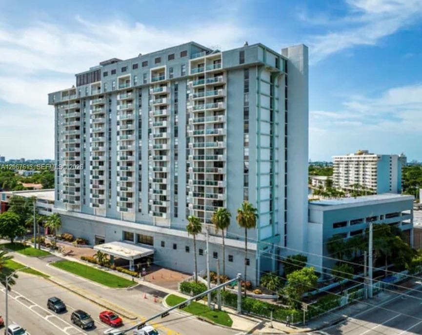 13499 Biscayne Blvd # PH1712, North Miami, FL 33181